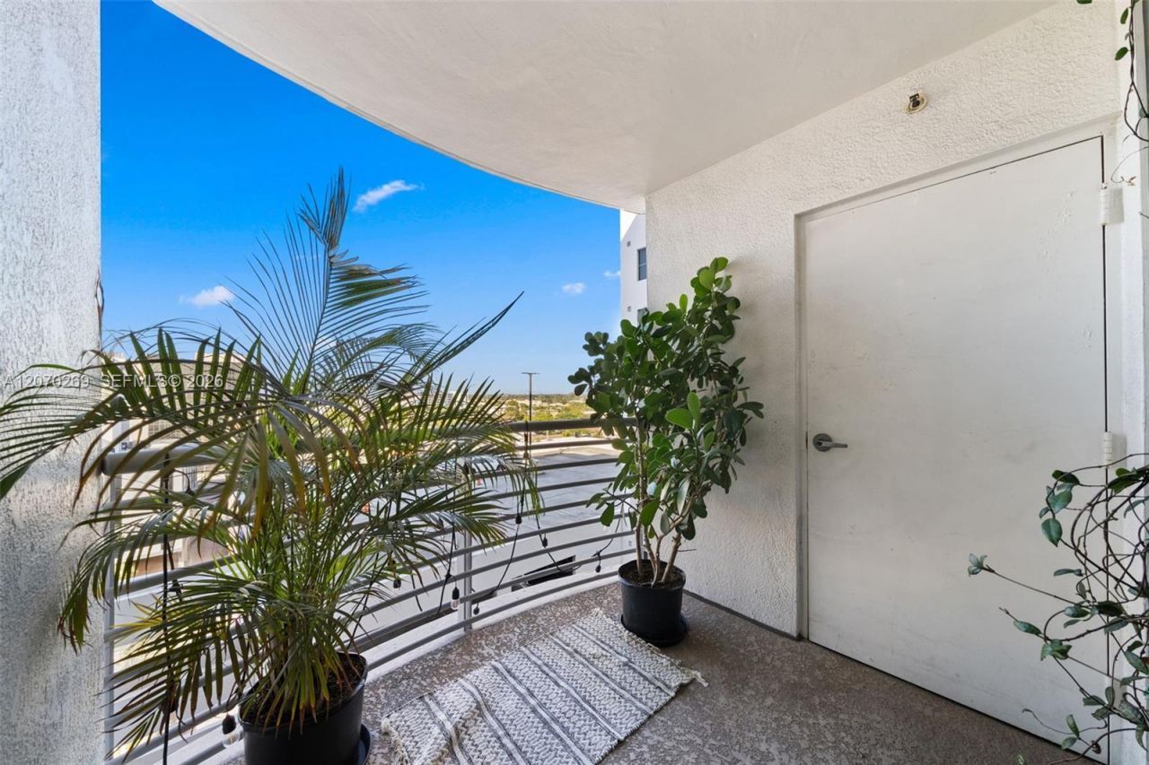 1830 Radius Dr , Unit 903, Hollywood, FL 33020 Photo