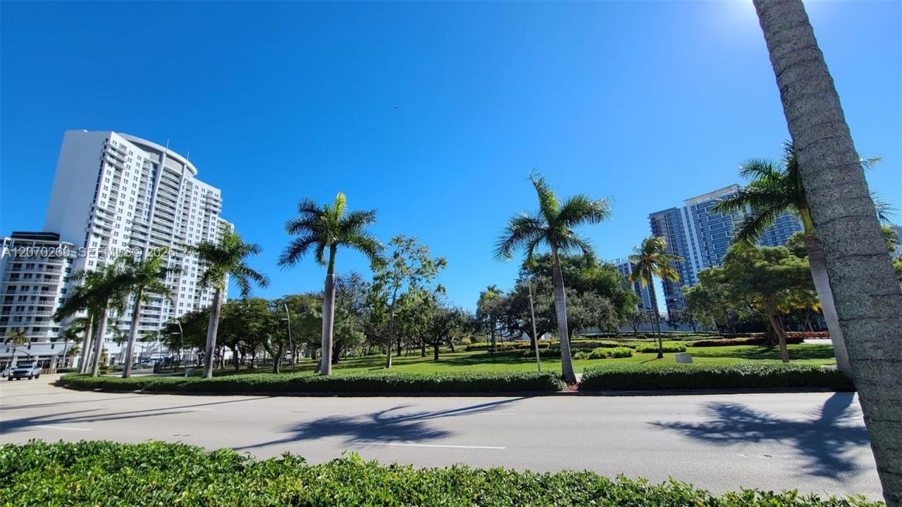 1830 Radius Dr , Unit 903, Hollywood, FL 33020 Photo