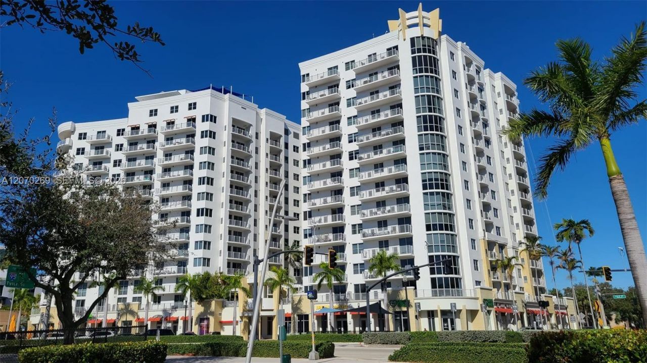 1830 Radius Dr , Unit 903, Hollywood, FL 33020 Photo