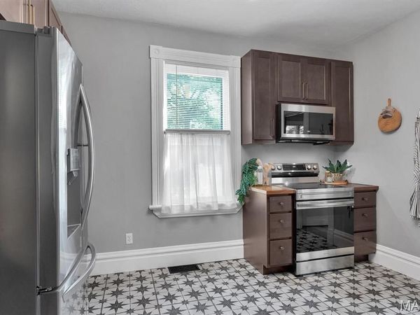 419 S Van Buren Avenue, Kirkwood, MO 63122