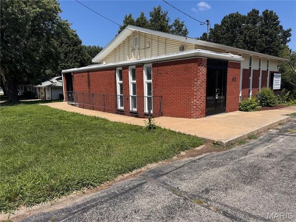 49 Circle Way, St Peters, MO 63376