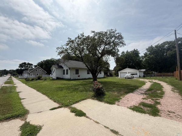 2223 Myrtle Street, Sioux City, IA 51103
