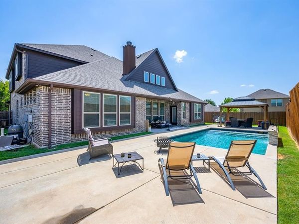 1917 Sunflower Drive, Glenn Heights, TX 75154
