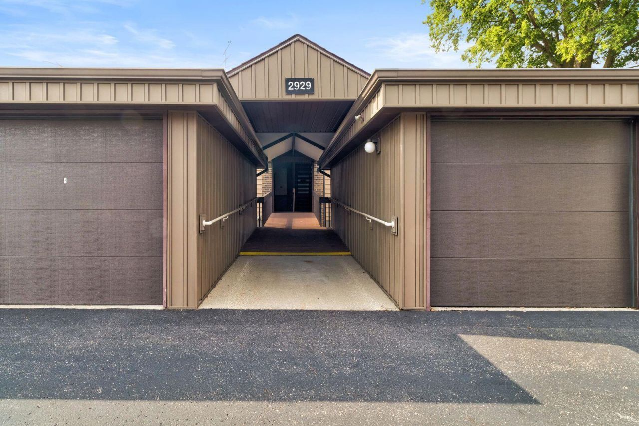 2929 Byron Center Avenue Sw, Unit F, Wyoming, MI 49519 Main Photo