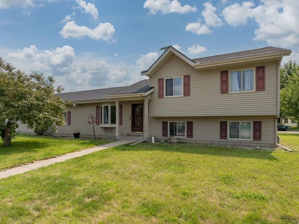1114 Engesser Lane, Saint Peter, MN 56082