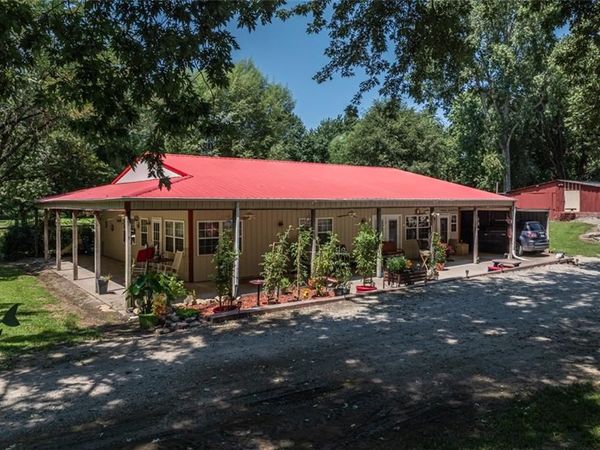 1215 Parker Road, St Joseph, MO 64504