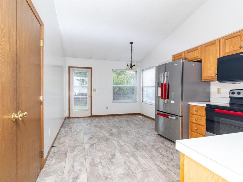 8588 Leader Drive, Galloway, OH 43119 Photo 11