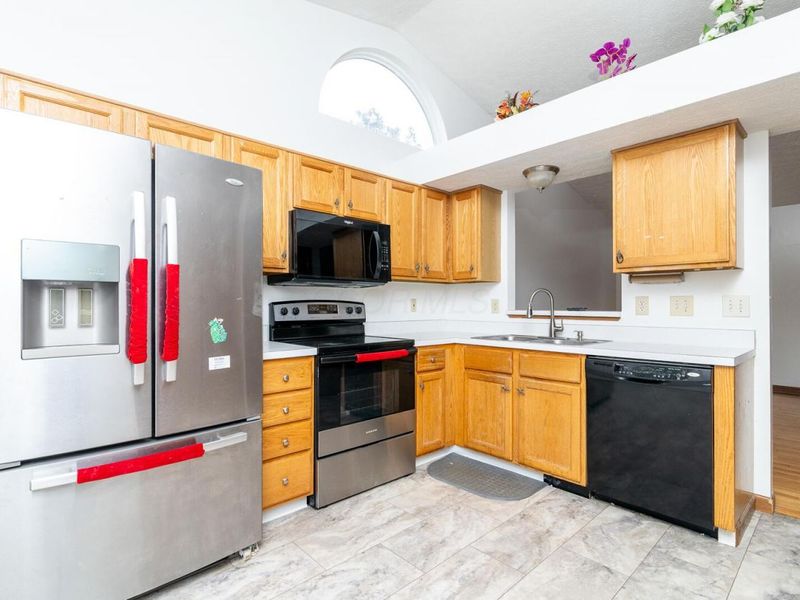 8588 Leader Drive, Galloway, OH 43119 Photo 13