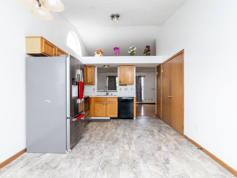 8588 Leader Drive, Galloway, OH 43119 Photo 14