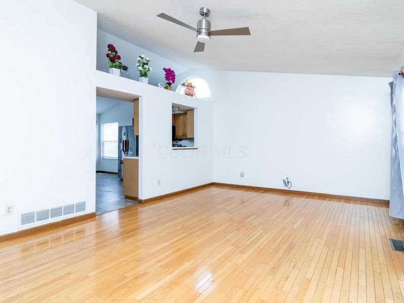 8588 Leader Drive, Galloway, OH 43119 Photo 7