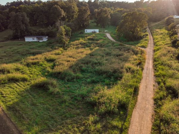 3846 Old State Rd, Hampshire, TN 38461