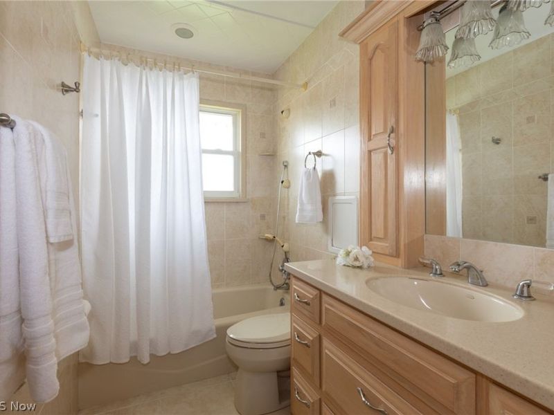 200 Selden Avenue, Akron, OH 44301 Photo 18