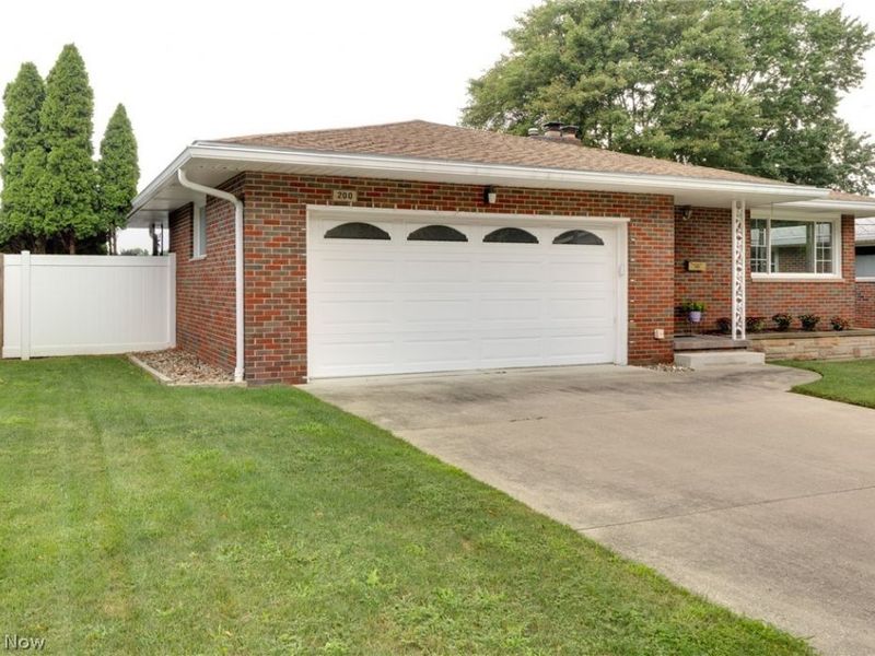 200 Selden Avenue, Akron, OH 44301 Photo 3