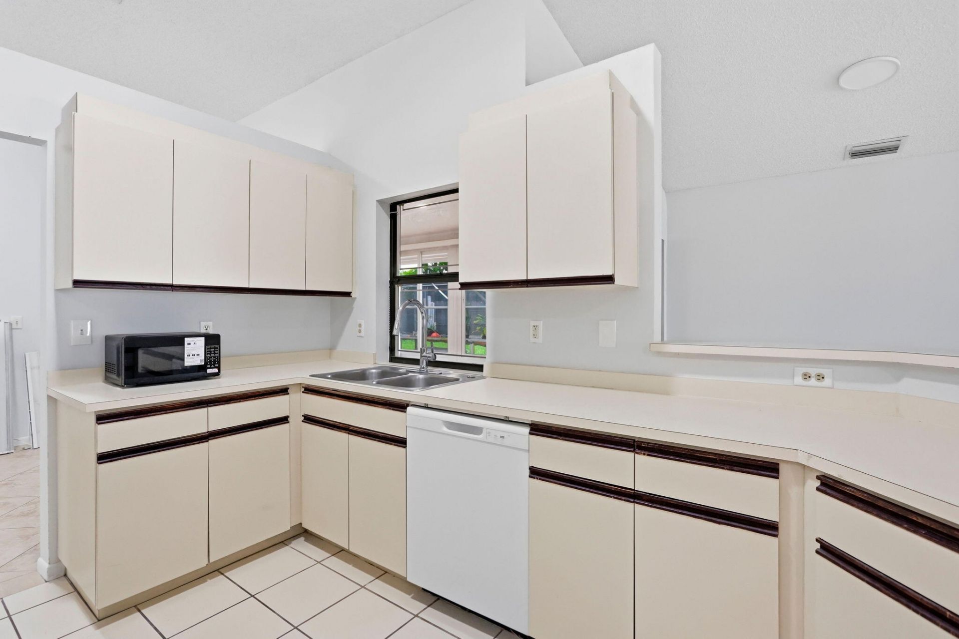 2171 NW 76th Avenue, Margate, FL 33063 Photo