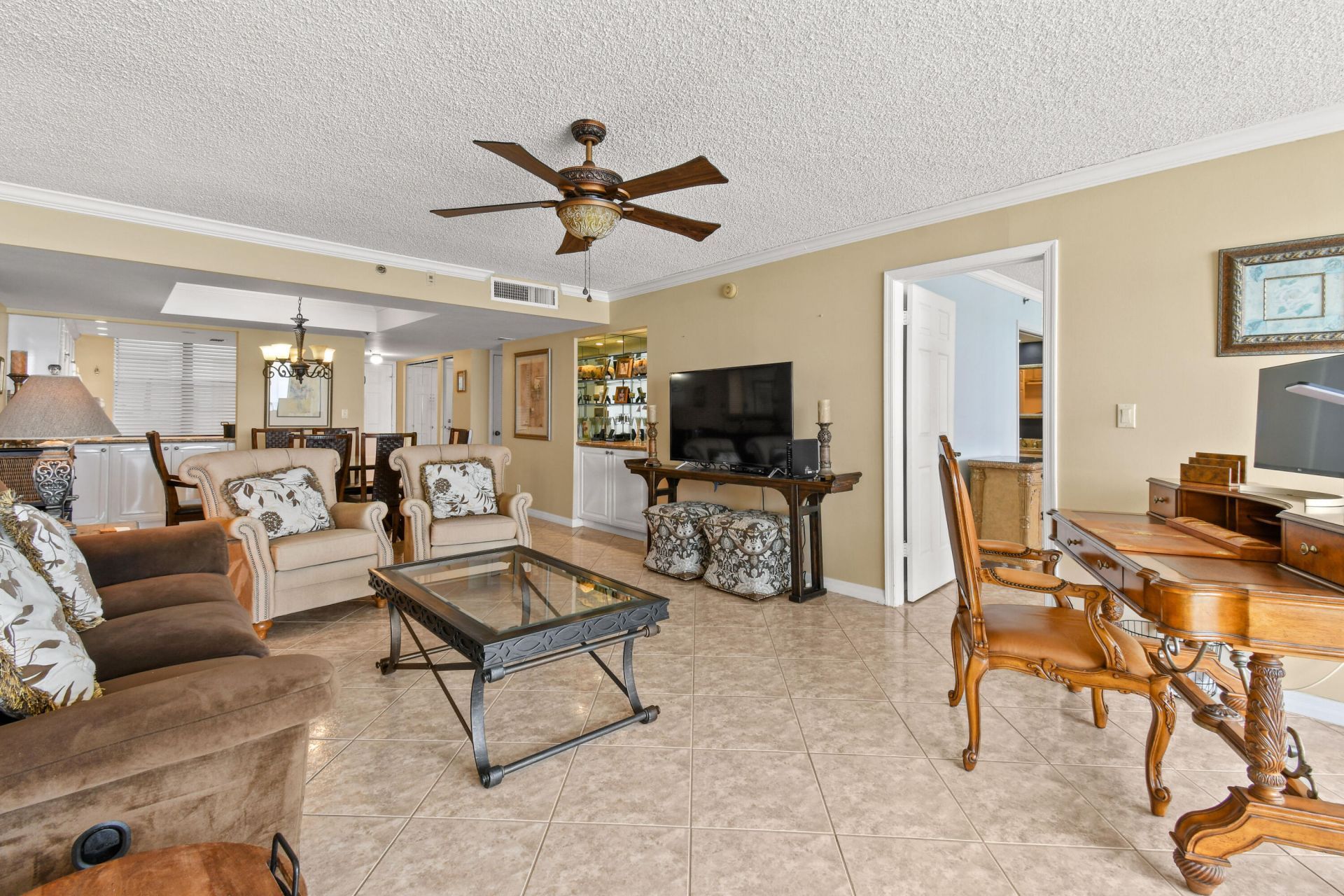 840 Ocean Drive, Unit 404, Juno Beach, FL 33408 Photo
