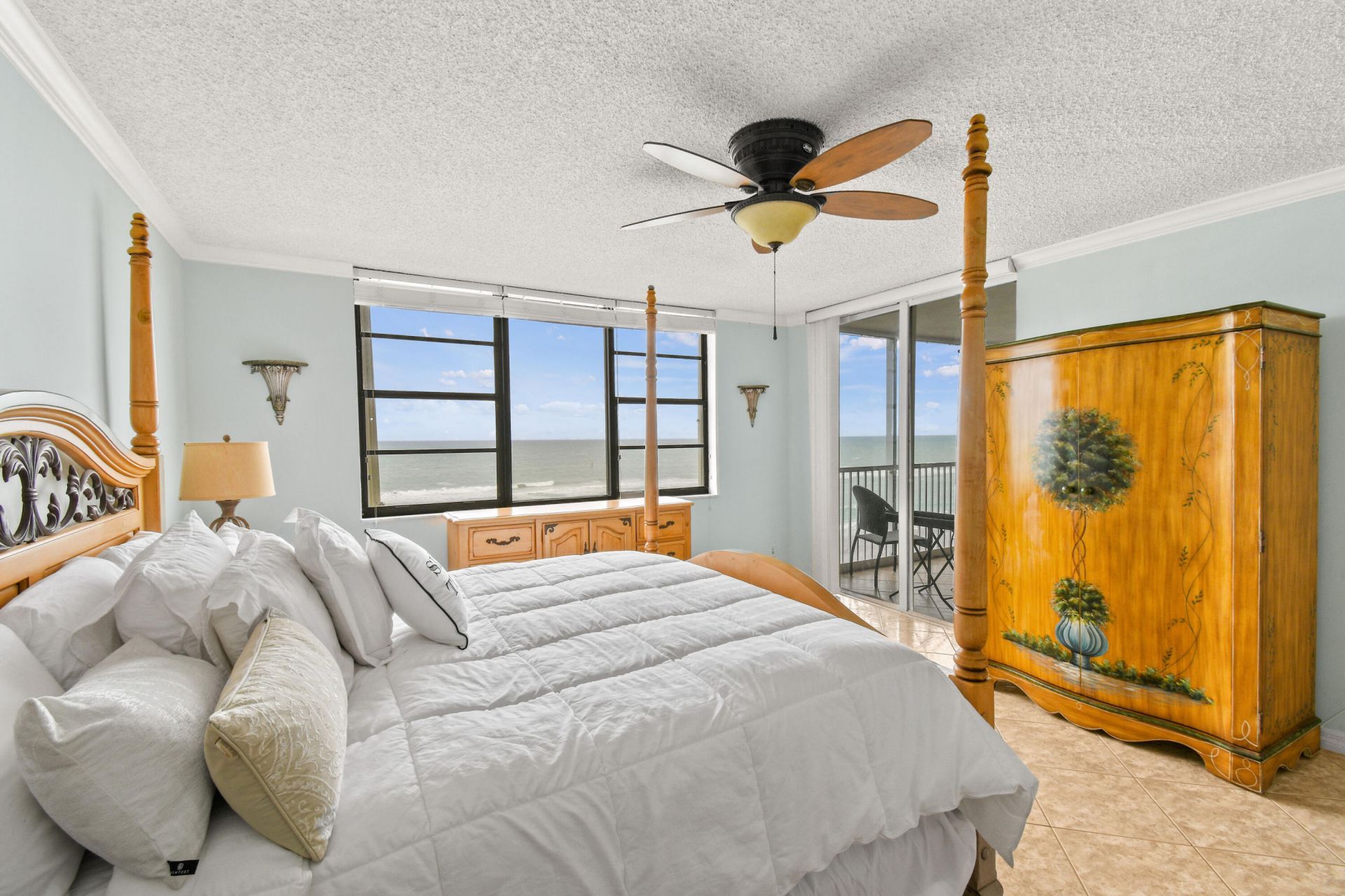 840 Ocean Drive, Unit 404, Juno Beach, FL 33408 Photo