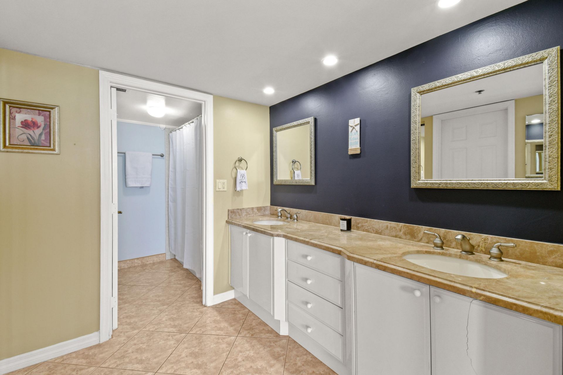 840 Ocean Drive, Unit 404, Juno Beach, FL 33408 Photo