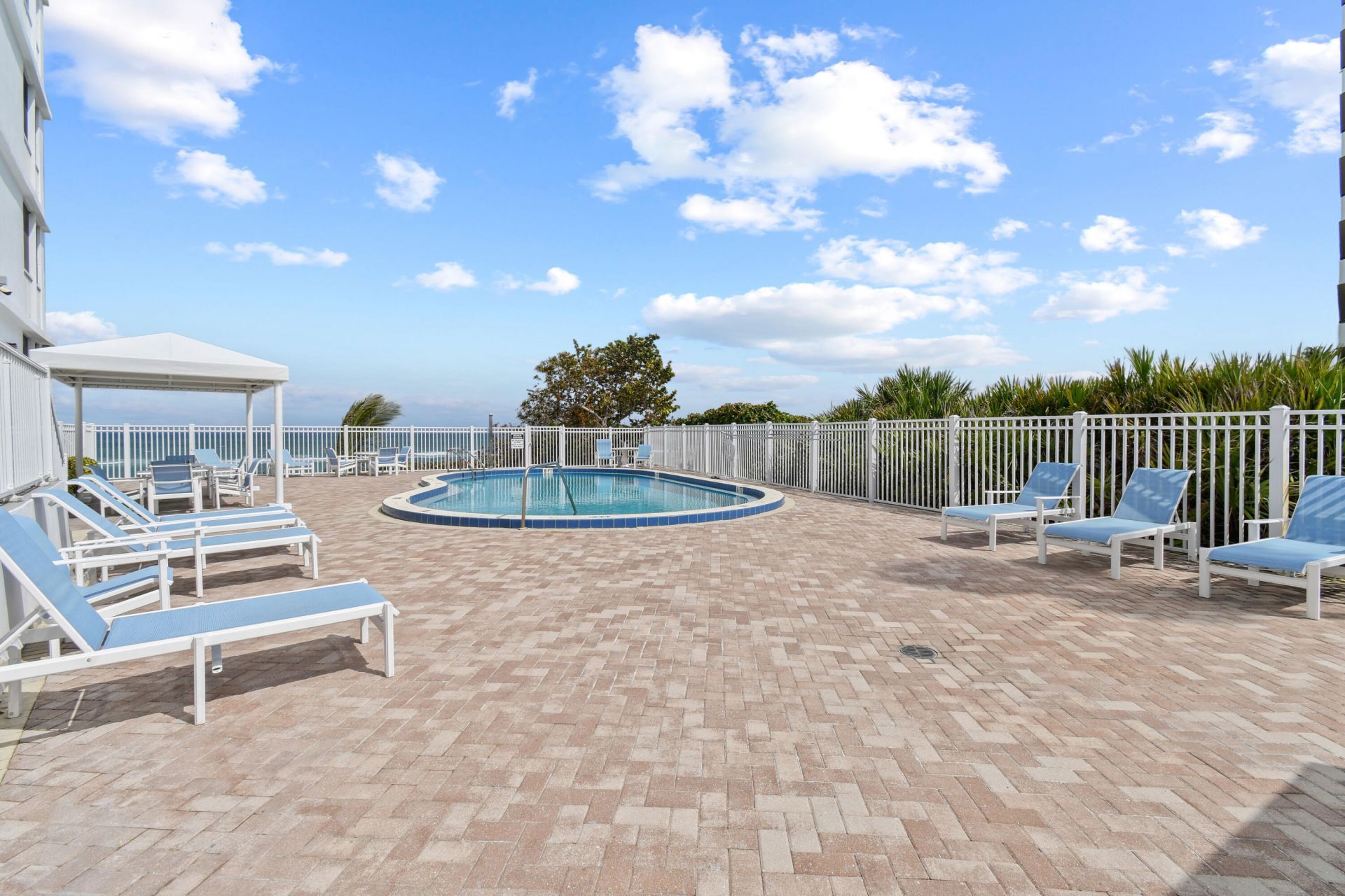 840 Ocean Drive, Unit 404, Juno Beach, FL 33408 Photo