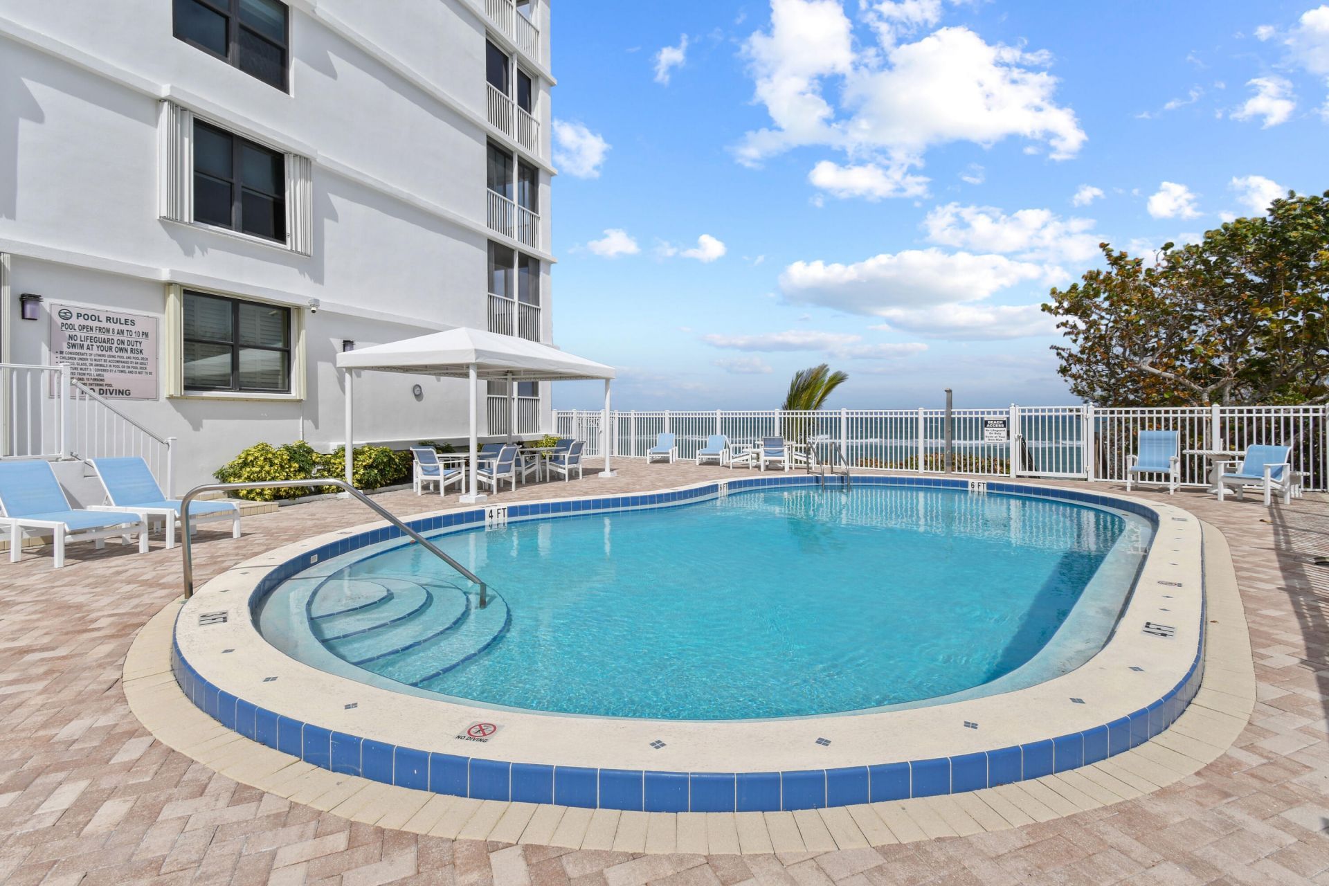 840 Ocean Drive, Unit 404, Juno Beach, FL 33408 Photo