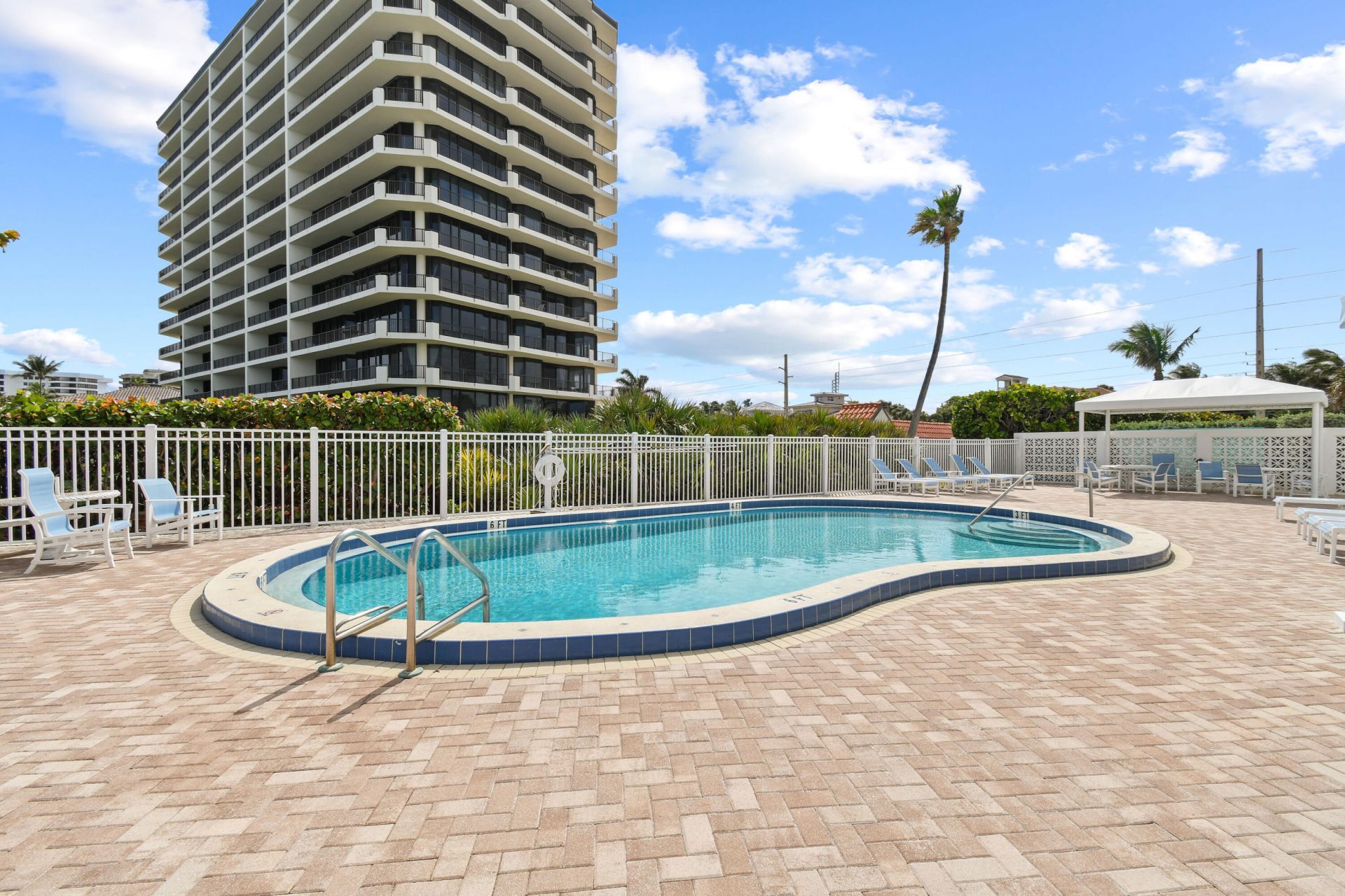 840 Ocean Drive, Unit 404, Juno Beach, FL 33408 Photo
