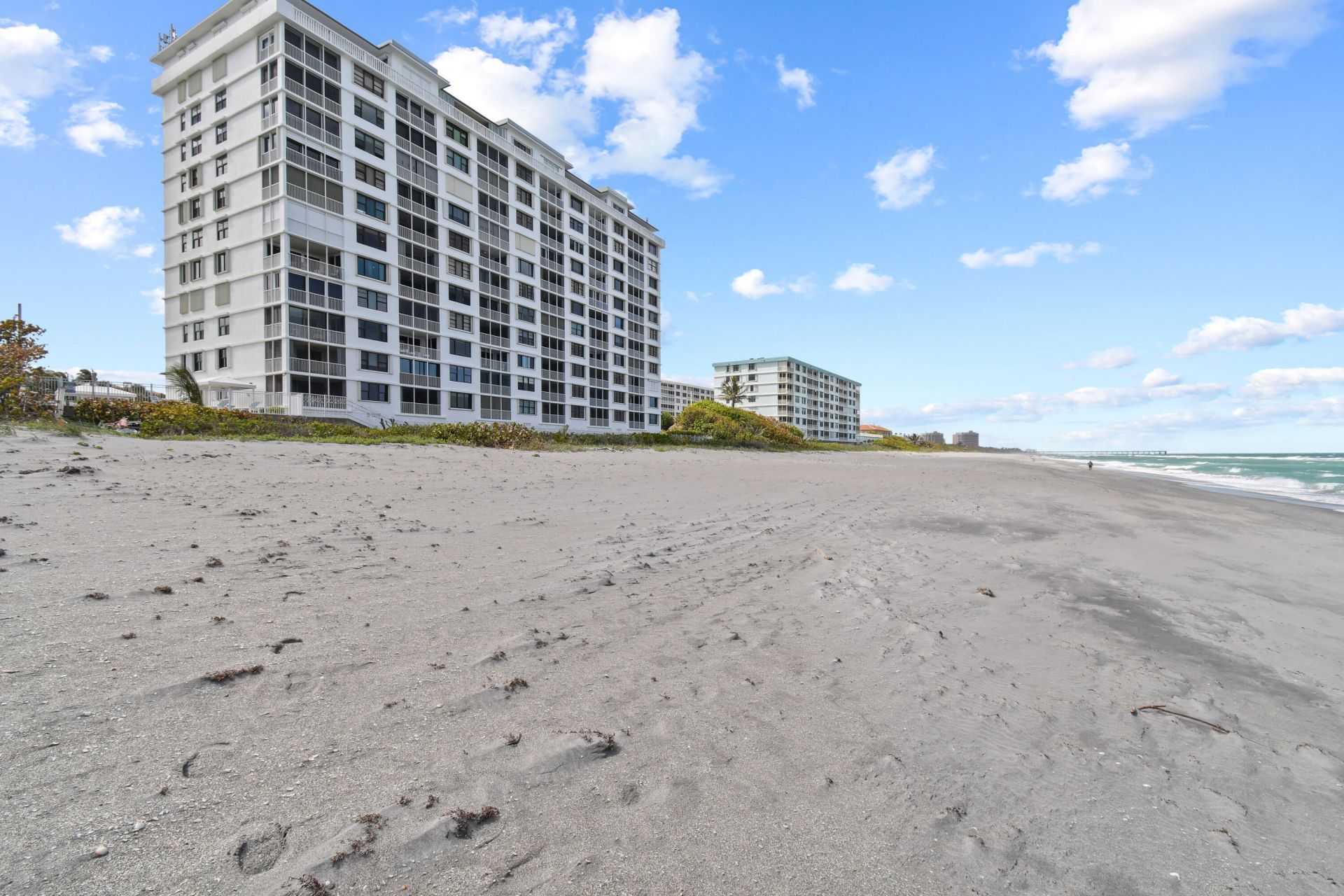840 Ocean Drive, Unit 404, Juno Beach, FL 33408 Photo