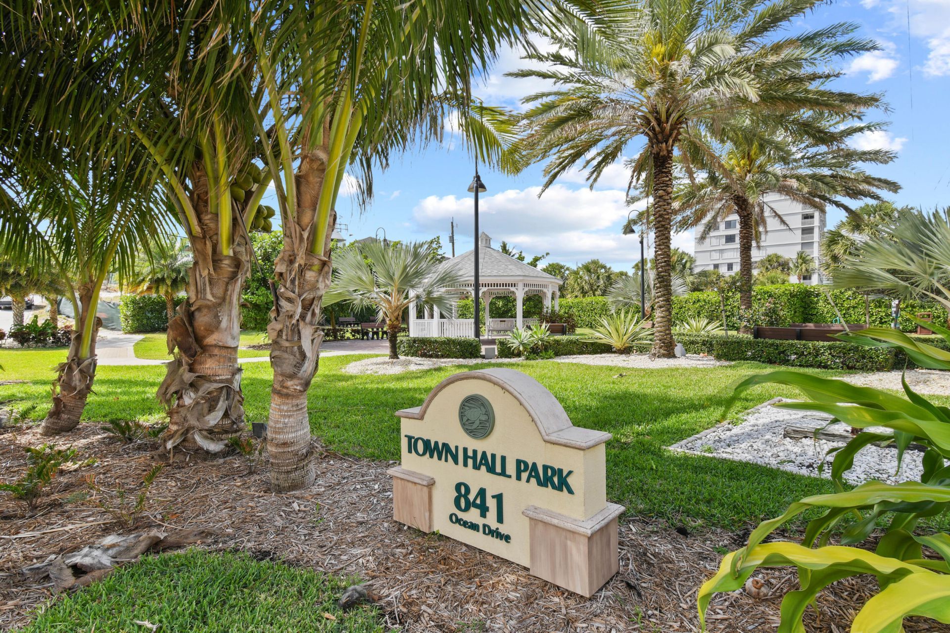 840 Ocean Drive, Unit 404, Juno Beach, FL 33408 Photo