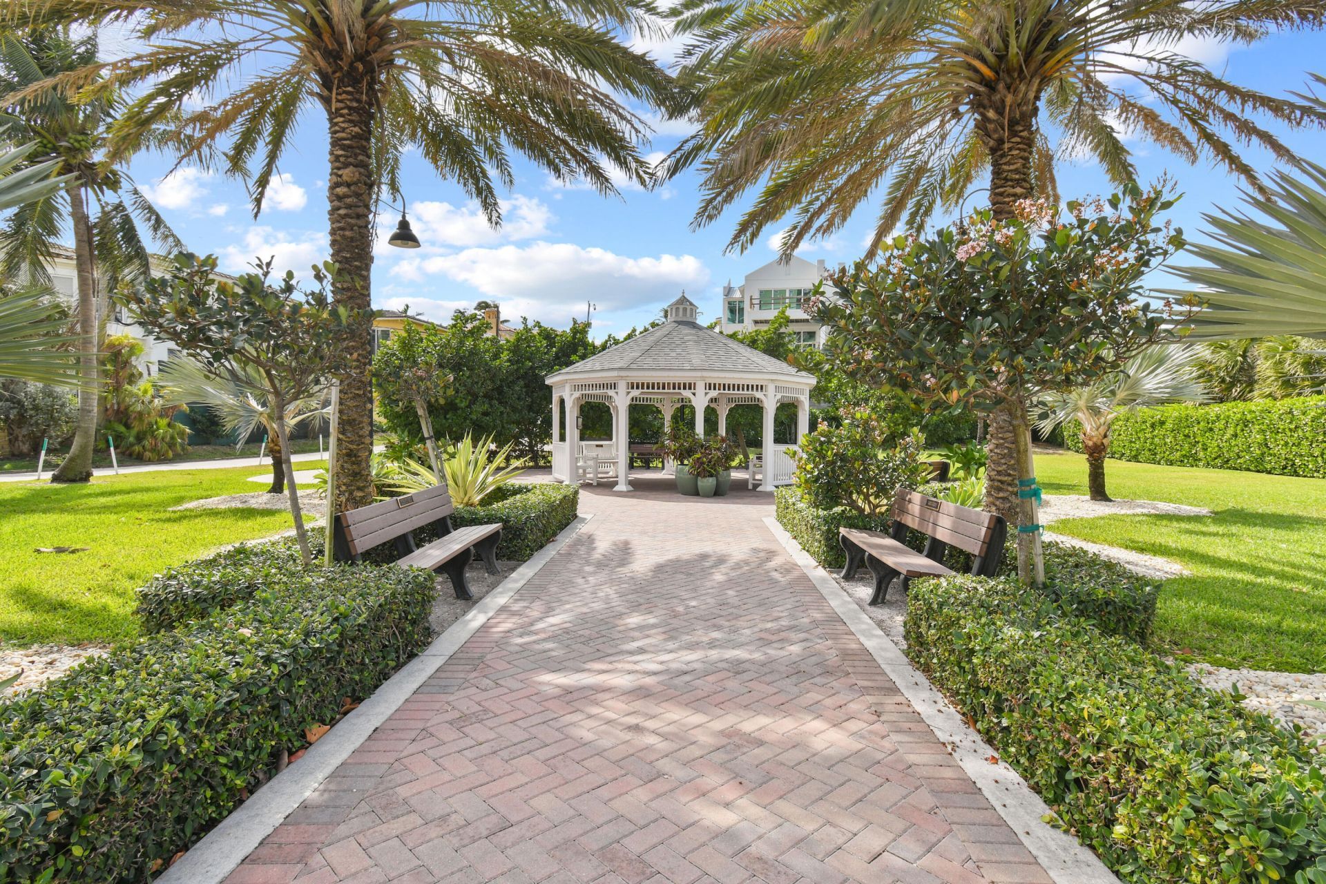 840 Ocean Drive, Unit 404, Juno Beach, FL 33408 Photo