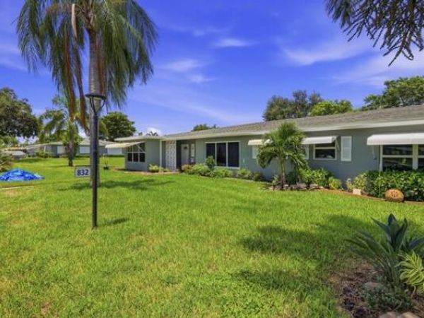 832 High Point Drive W, Unit B, Delray Beach, FL 33445