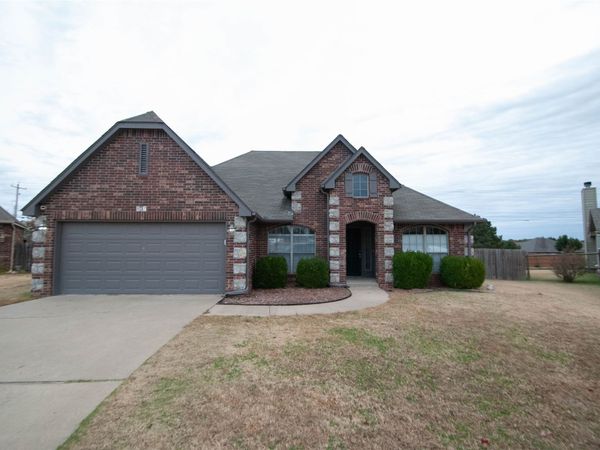 837 E Vancouver Street , Broken Arrow, OK 74012