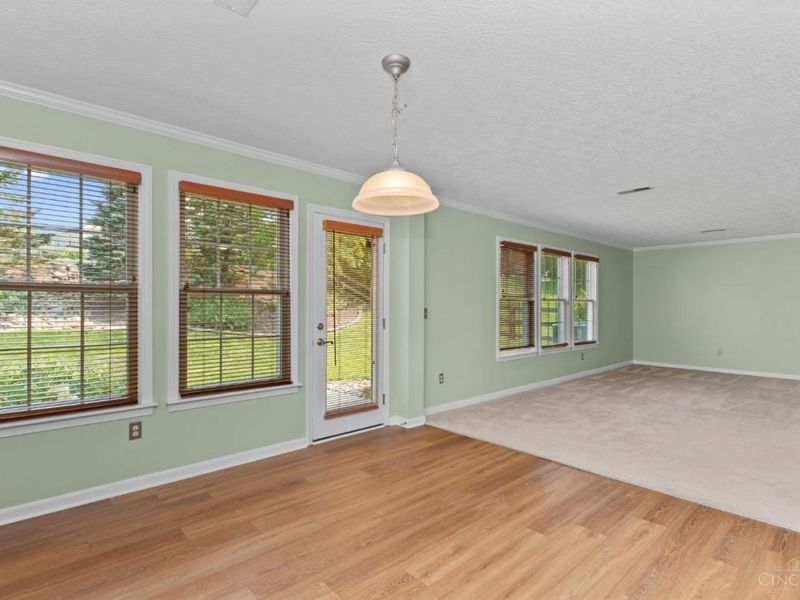 102 Lights Pointe Court, Ohio Township, OH 45157 Photo 12