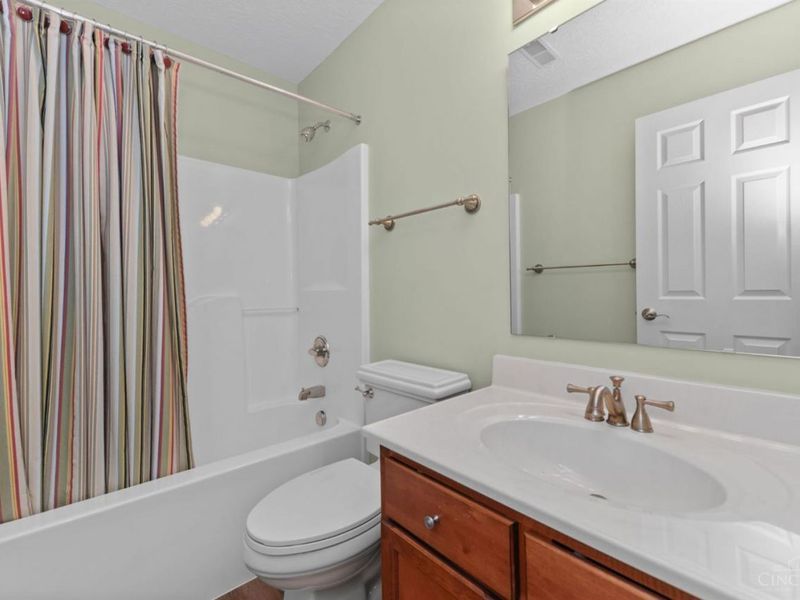102 Lights Pointe Court, Ohio Township, OH 45157 Photo 27