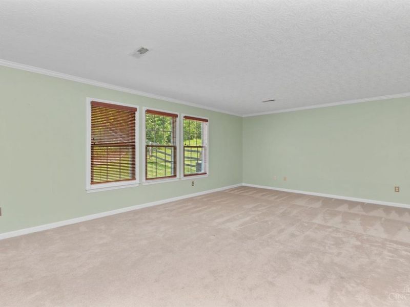 102 Lights Pointe Court, Ohio Township, OH 45157 Photo 7