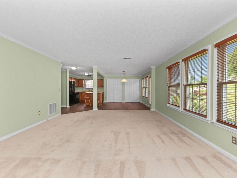 102 Lights Pointe Court, Ohio Township, OH 45157 Photo 8