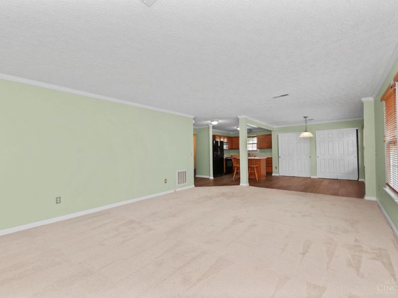 102 Lights Pointe Court, Ohio Township, OH 45157 Photo 9