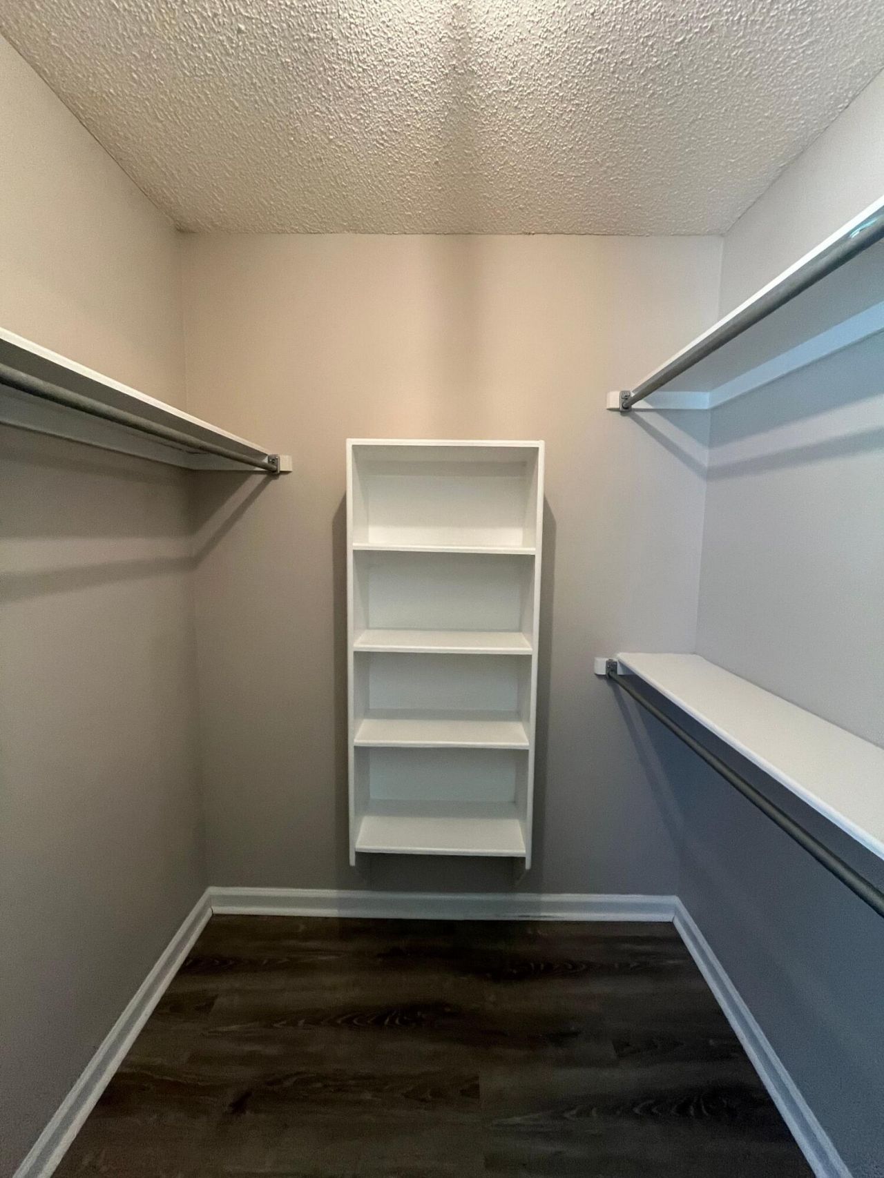 509 Dolphin Drive Photo 10