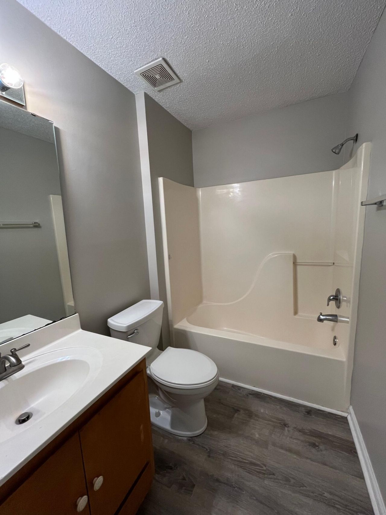 509 Dolphin Drive Photo 13