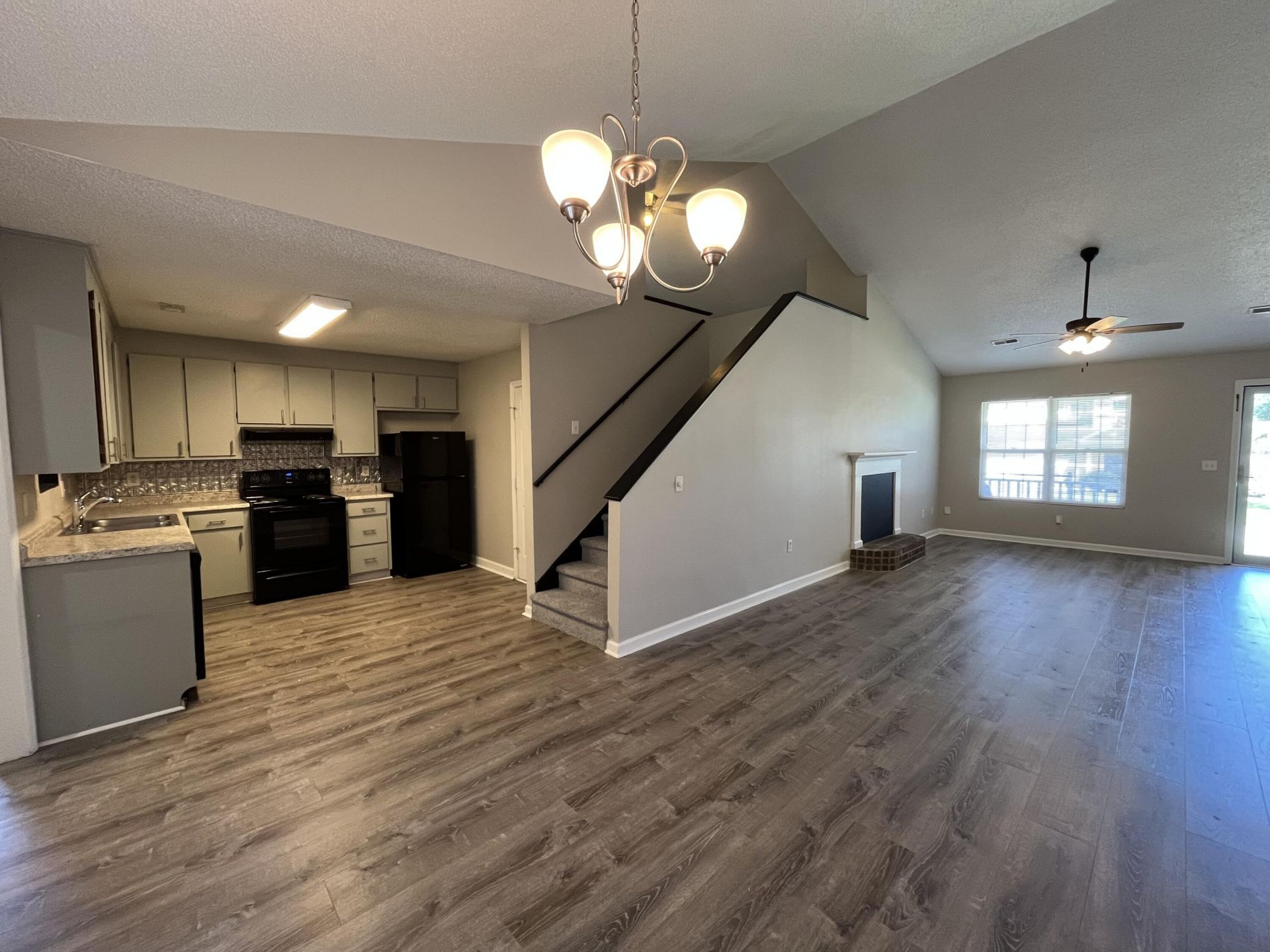 509 Dolphin Drive Photo 4