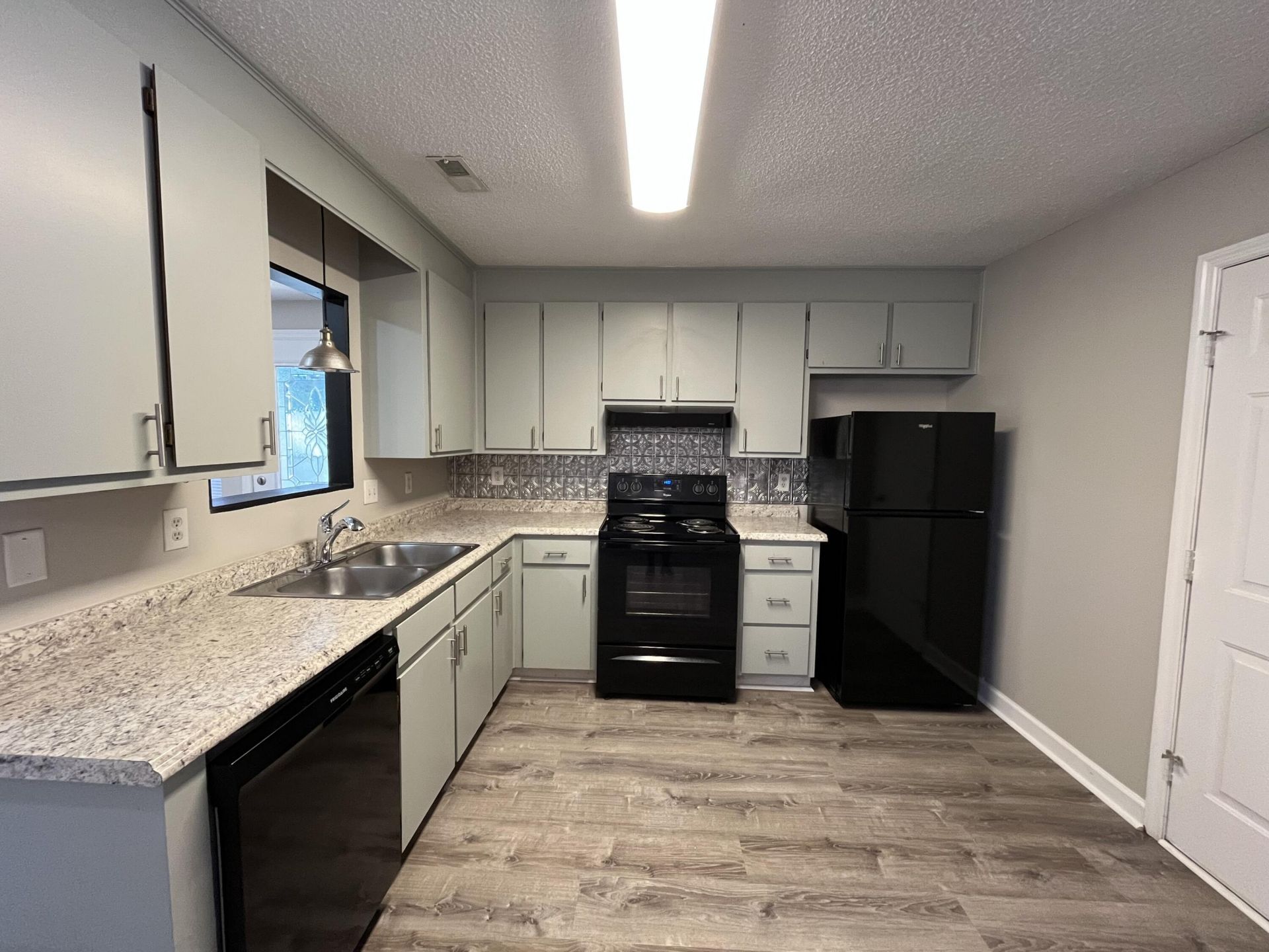 509 Dolphin Drive Photo 5