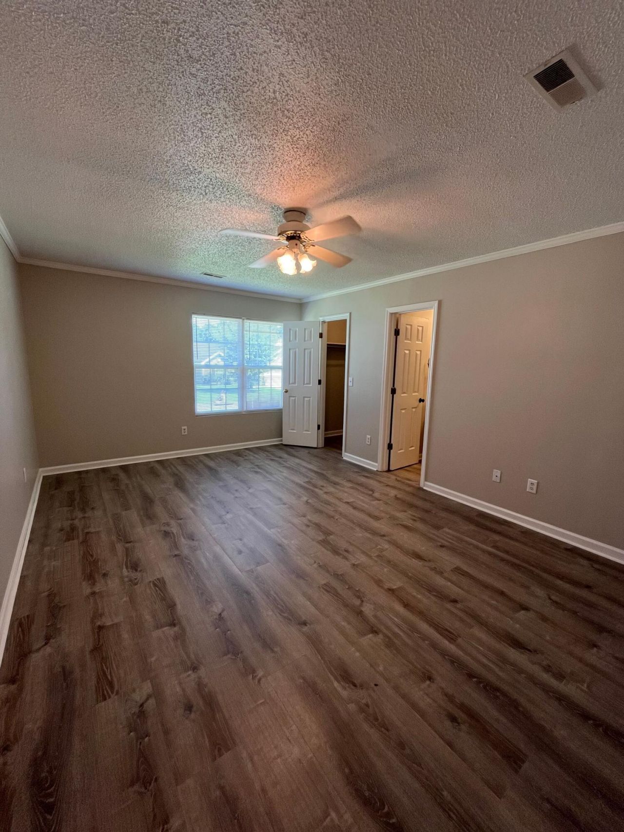 509 Dolphin Drive Photo 9
