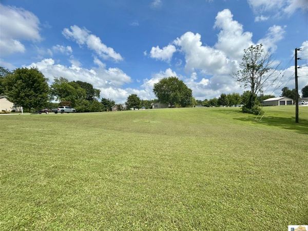 1 Eastland Court , Cave City, KY 42127