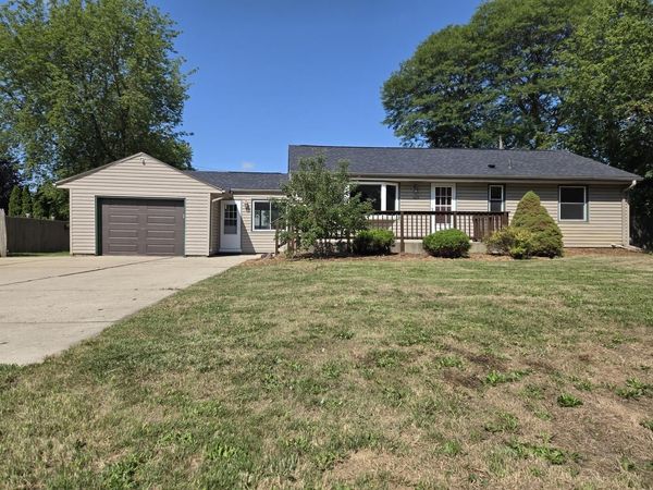 1425 S Rock PLACE, New Berlin, WI 53151