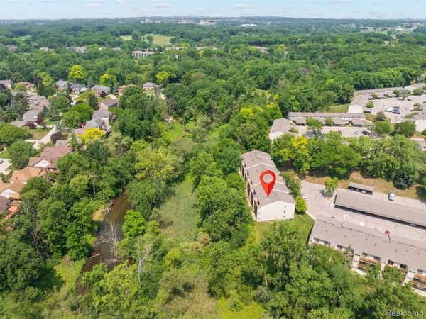 1693 Riverside Drive, Unit 3, Rochester Hills, Mi 48309