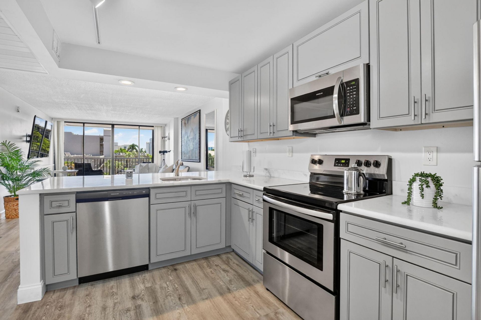 4 Royal Palm Way, Unit 403, Boca Raton, FL 33432 Photo