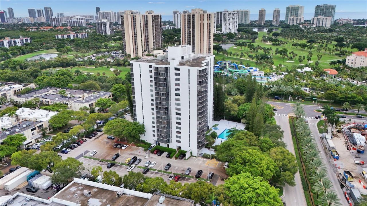20100 W Country Club Dr, Unit 204, Aventura, FL 33180 Photo
