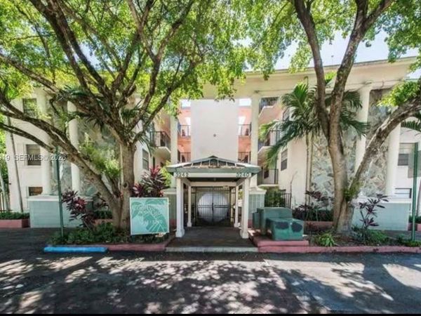 3240 Mary St, Unit S202, Coconut Grove, FL 33133