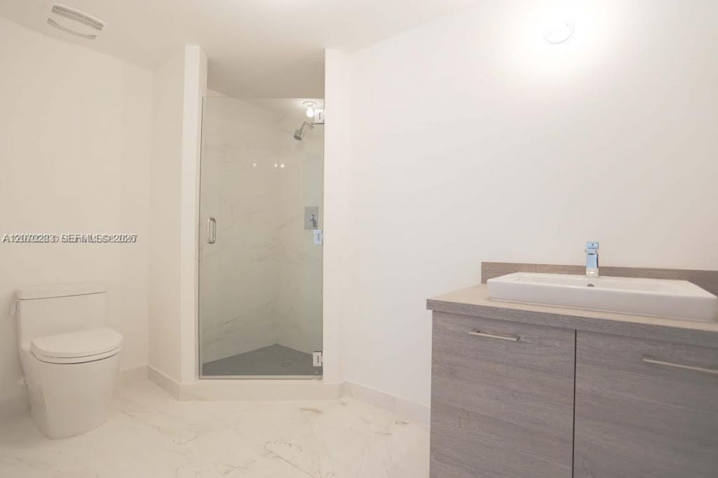 400 Sunny Isles Blvd , Unit 806, Sunny Isles Beach, FL 33160 Photo