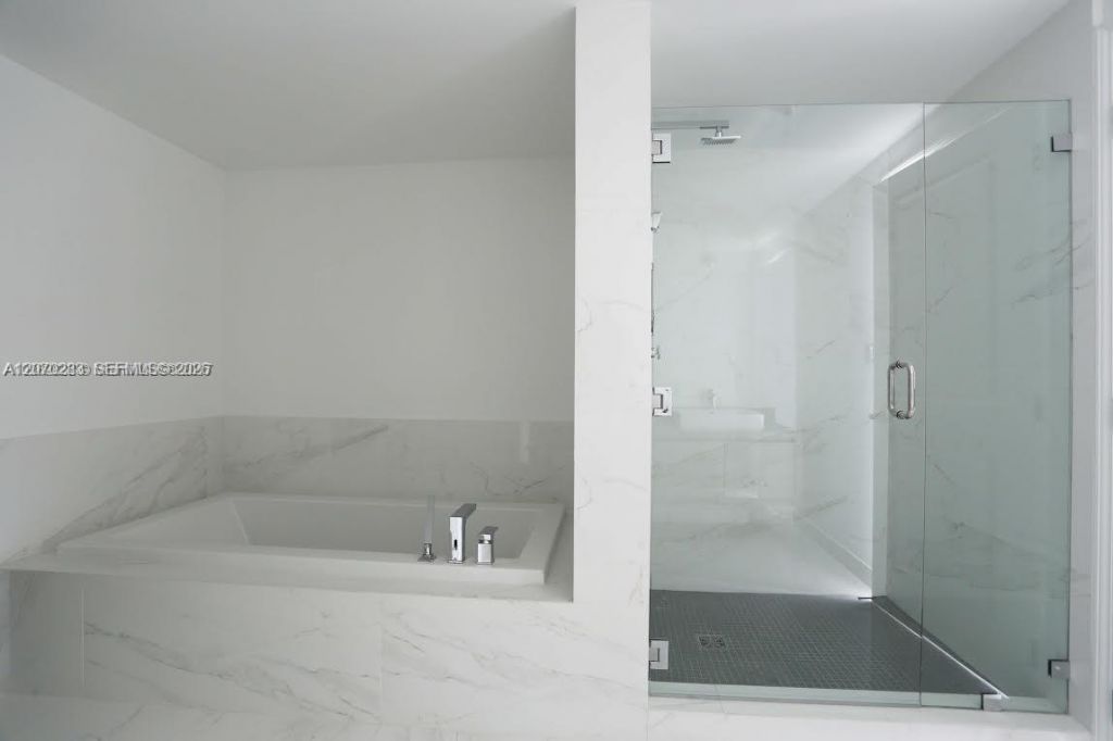 400 Sunny Isles Blvd , Unit 806, Sunny Isles Beach, FL 33160 Photo