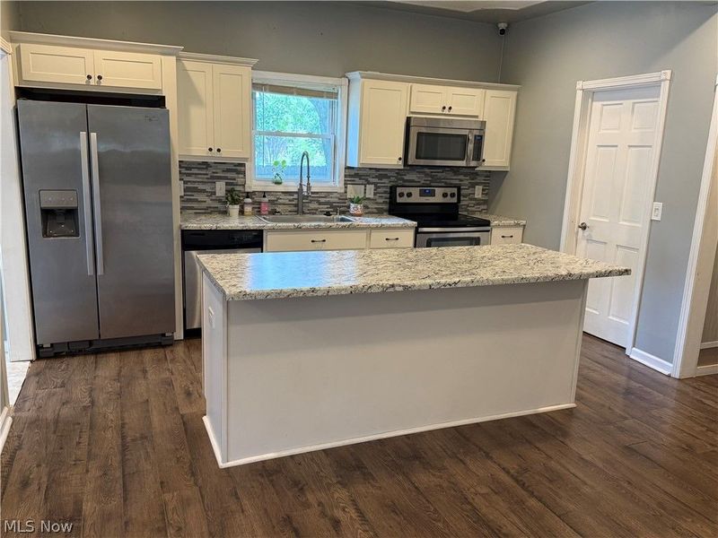 631 Mill Avenue, Amherst, OH 44001 Photo 7