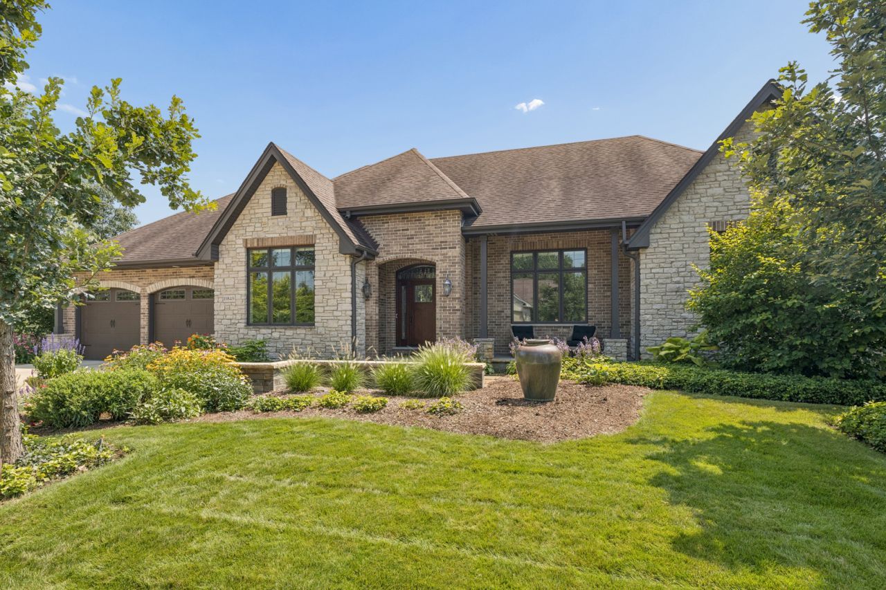 10849 Pioneer Trail, Frankfort, IL 60423 Main Photo