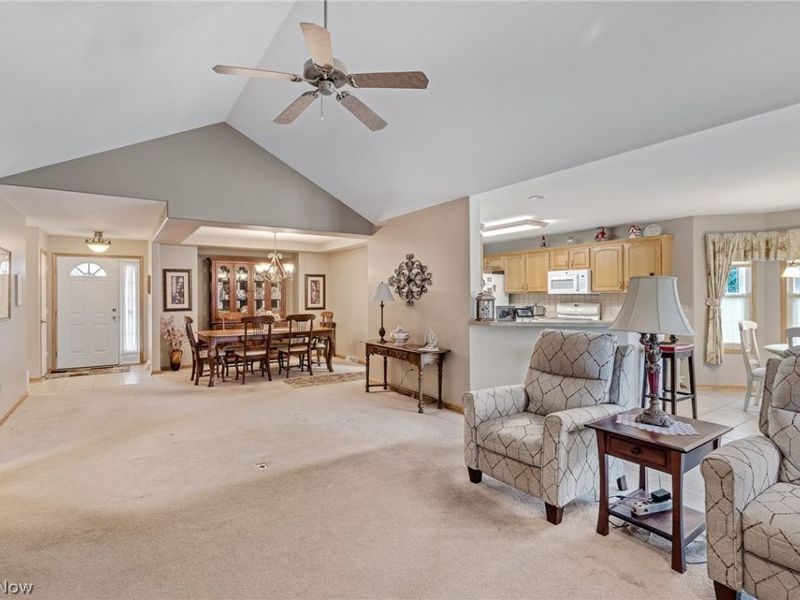 7007 Clingan Road, Unit 48, Poland, OH 44514 Photo 12